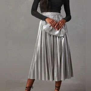 Tullea Los Angeles Metallic Pleated Elastic Waistband Midi Skirt